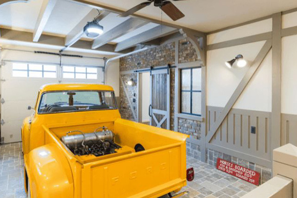 趣味と家族が共存する一体型ガレージライフ