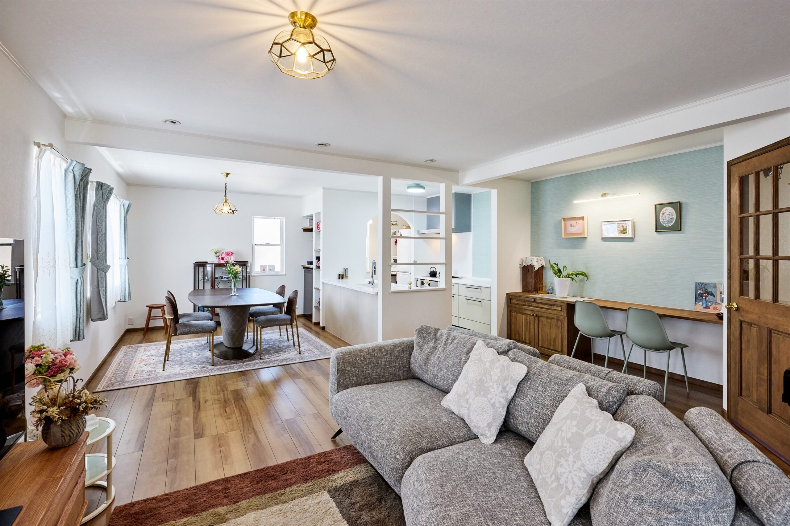 明るさと広さが魅力の2階リビング